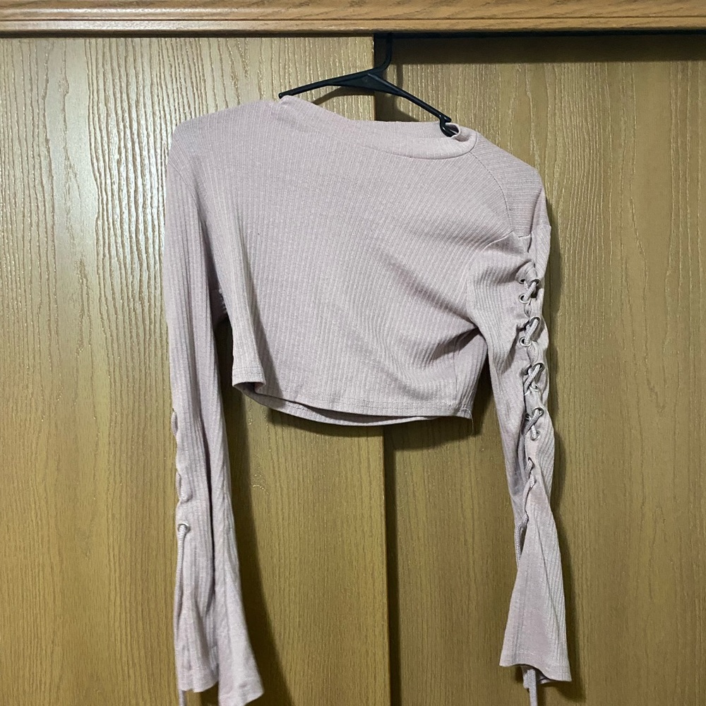 Supper cute pink rue 21 crop top